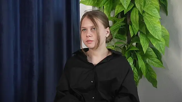 KarleenMcshaw online show from 05-11-26, 11:11