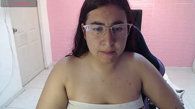 Snapshot of celeste16092020 chatting on 05-20-26, 01:19 celeste16092020 online show from 05-20-26, 01:19