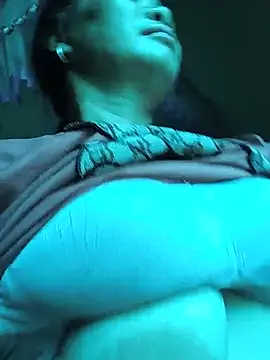 BlueGirlyeah online show from 05-23-26, 02:32