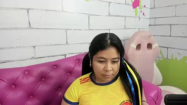 AriaMoonnn online show from 06-18-26, 02:43