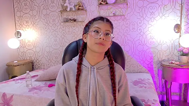 zoeecarter  online show from 05-11-26, 11:44