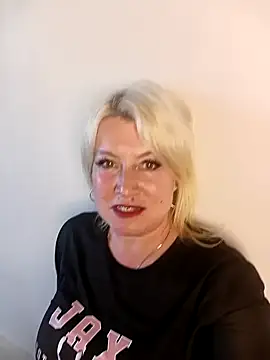 MollyyJoyy online show from 05-13-26, 02:46