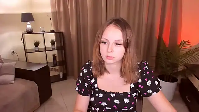 Snapshot of MilanaRare chatting on 07-11-26, 05:57 MilanaRare online show from 07-11-26, 05:57