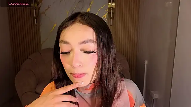 Cinnamon b online show from 06-20-26, 12:54
