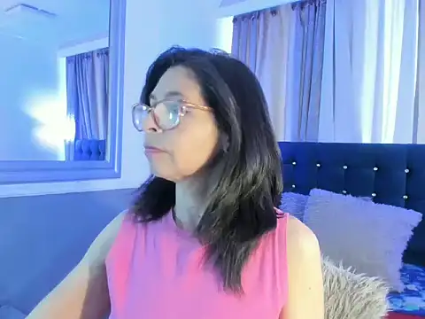 lena gray online show from 06-17-26, 01:32