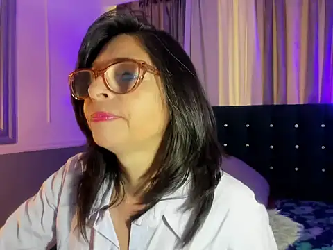 lena gray online show from 05-18-26, 02:11