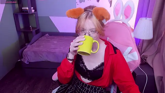 FoxxyyPolly online show from 06-12-26, 05:38