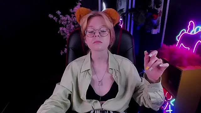 FoxxyyPolly online show from 06-17-26, 05:29