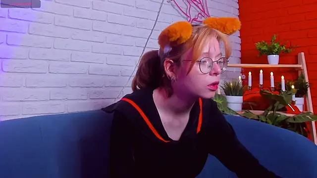 FoxxyyPolly online show from 06-13-26, 05:49