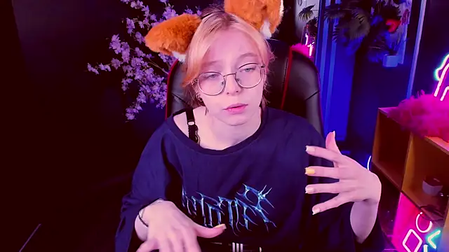 FoxxyyPolly online show from 06-11-26, 05:37