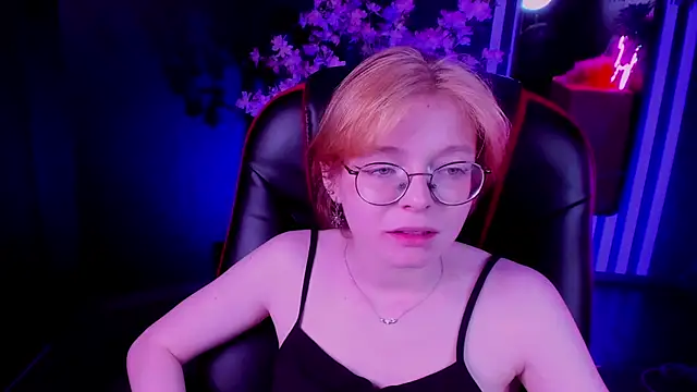 FoxxyyPolly online show from 05-19-26, 10:55