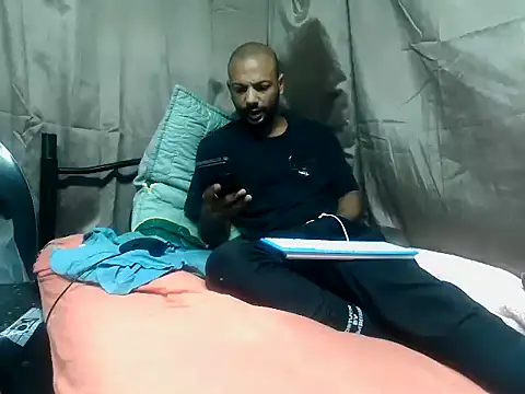 Camodick online show from 04-17-26, 04:32