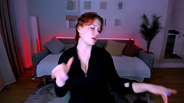 MiaLacrice online show from 06-18-26, 06:35