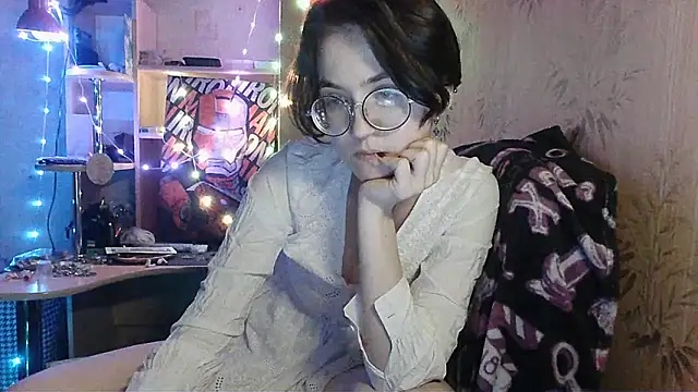 Alessa Kiss online show from 05-17-26, 03:12
