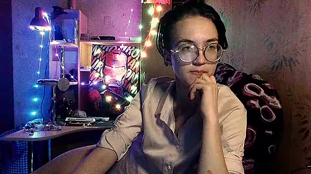Alessa Kiss online show from 05-18-26, 05:40