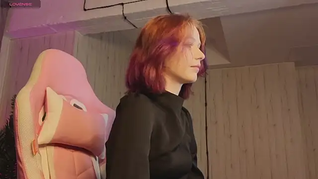 AliceJohansone online show from 06-07-26, 01:11