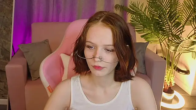 AliceJohansone online show from 05-25-26, 01:38