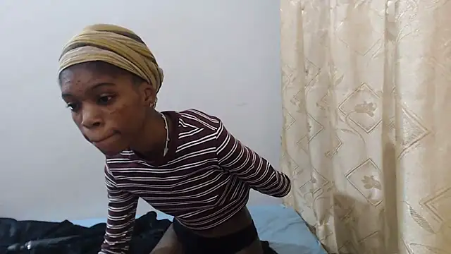 PetiteBarbie 05 online show from 06-19-26, 06:03