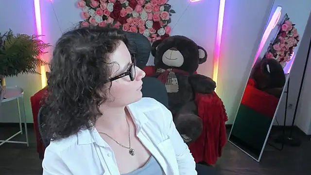 AureliaGleam online show from 05-09-26, 09:34