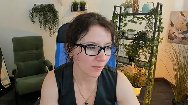 Snapshot of AureliaGleam chatting on 05-11-26, 04:36 AureliaGleam online show from 05-11-26, 04:36