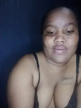 ChubbyMidgetxxx19 online show from 06-25-26, 07:19