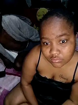 ChubbyMidgetxxx19 online show from 06-06-26, 08:52