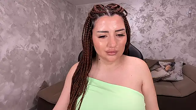 Snapshot of SophiePale chatting on 02-13-25, 10:34 SophiePale online show from 02-13-25, 10:34