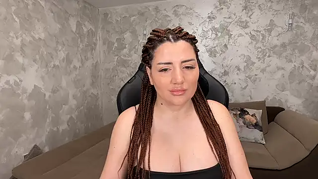 Snapshot of SophiePale chatting on 02-15-25, 07:49 SophiePale online show from 02-15-25, 07:49
