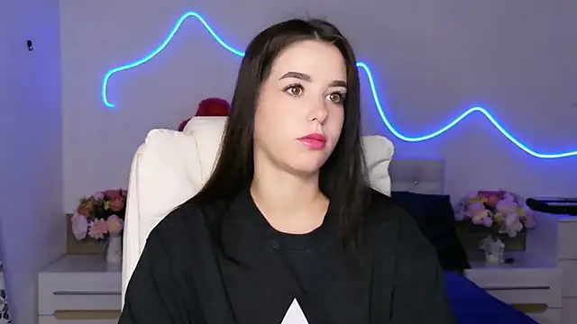MaddiePerez online show from 06-12-26, 03:10