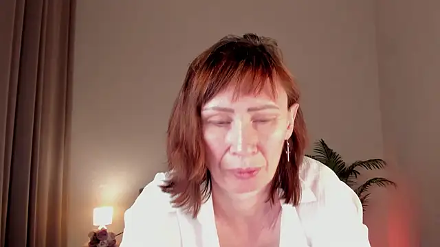 gracekellyyy online show from 05-12-26, 08:43