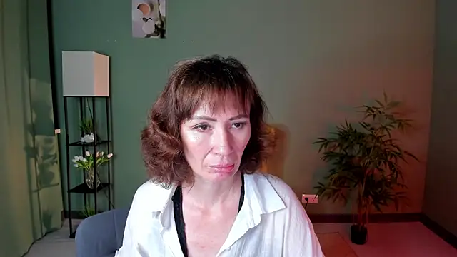 gracekellyyy online show from 06-12-26, 04:21