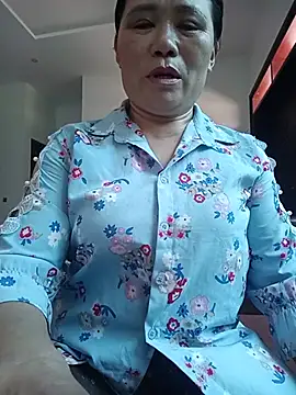 Snapshot of -Lytina- chatting on 08-01-26, 05:49 -Lytina- online show from 08-01-26, 05:49