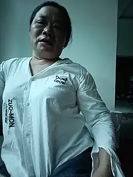 Snapshot of -Lytina- chatting on 08-04-26, 11:31 -Lytina- online show from 08-04-26, 11:31