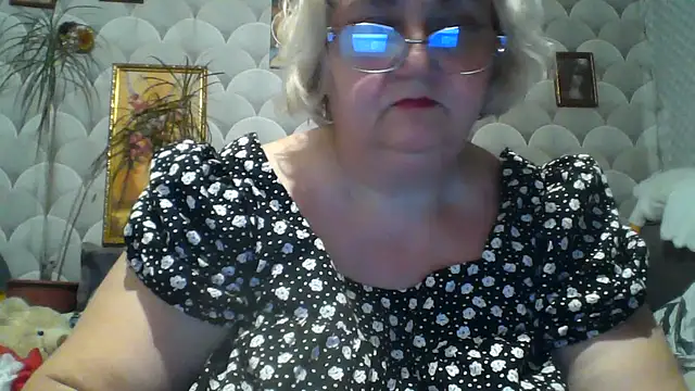 MarinaFarina53 online show from 05-25-26, 07:01