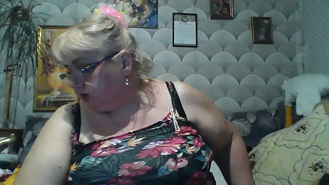 MarinaFarina53 online show from 06-22-26, 05:10