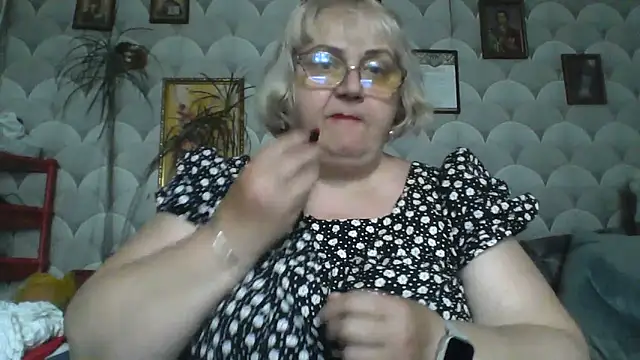 MarinaFarina53 online show from 05-26-26, 12:47