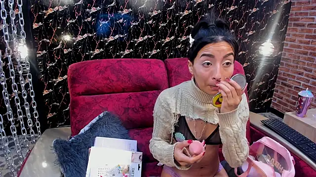 Snapshot of LunaiXMoon_ chatting on 05-28-26, 11:49 LunaiXMoon online show from 05-28-26, 11:49