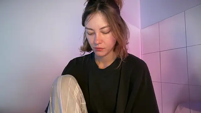 Hairytale online show from 05-20-26, 06:05