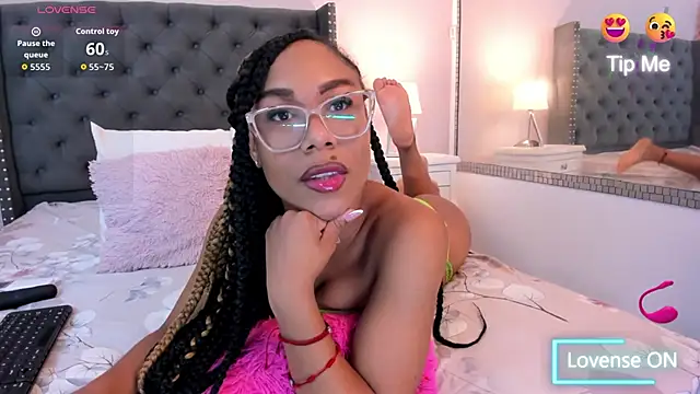 Snapshot of Erikaamore chatting on 06-16-26, 12:49 Erikaamore online show from 06-16-26, 12:49