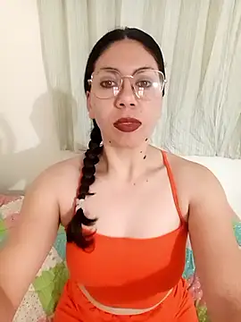 Mia essence online show from 06-05-26, 11:38