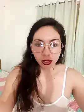 Mia essence online show from 05-15-26, 01:09