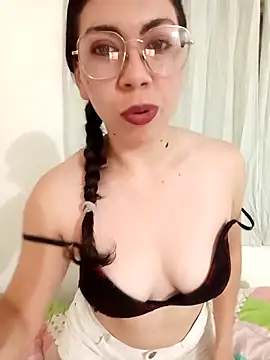 Mia essence online show from 06-06-26, 12:16