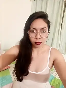 Mia essence online show from 05-15-26, 01:03