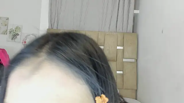 Snapshot of AnahiMiller2 chatting on 06-19-26, 08:36 AnahiMiller2 online show from 06-19-26, 08:36