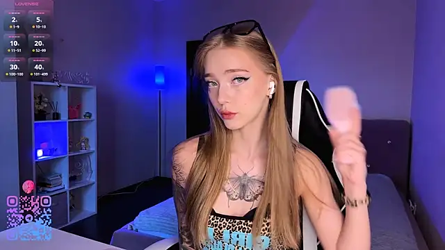 callme eva online show from 07-04-26, 11:09