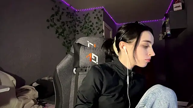 NightFoxxx online show from 05-24-26, 01:11