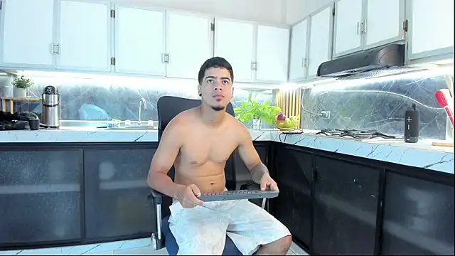 criss hardcock  online show from 06-21-26, 02:23