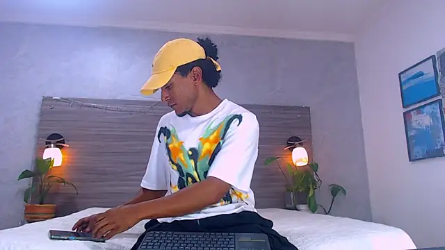 Dilan Hall online show from 06-12-26, 07:33