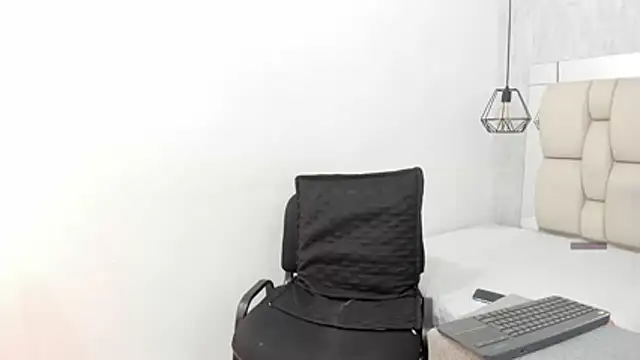 Bella adamss  online show from 06-18-26, 01:16