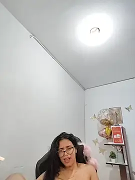 Snapshot of alanahot94 chatting on 05-29-26, 03:34 alanahot94 online show from 05-29-26, 03:34